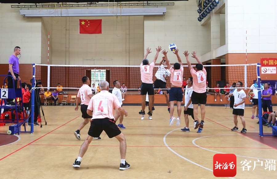 2020年海南省气排球公开赛在澄迈县体育馆开赛。记者 陈望 摄.jpg